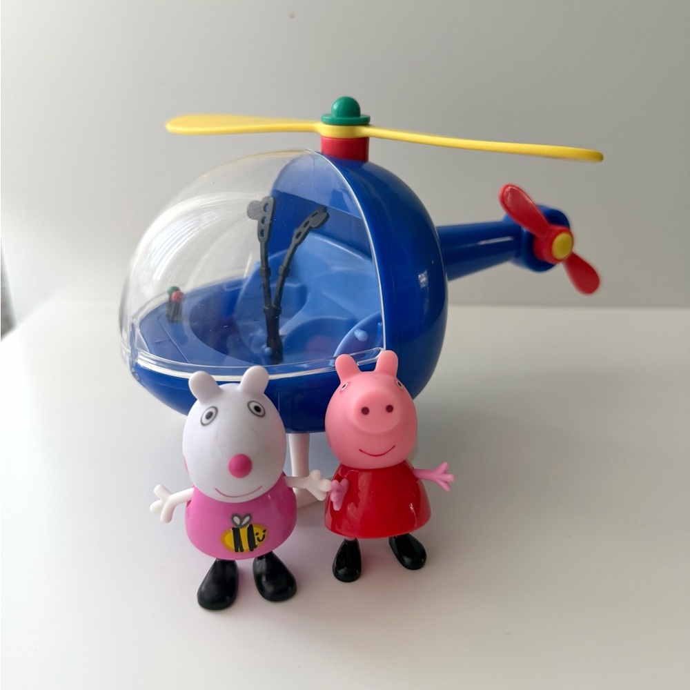 PEPPA PIG Helicopter w/ Windshield with Peppa & Suzy Sheep Figures